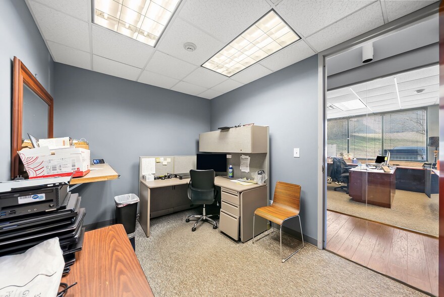 More Photos Of 112 Center Ct, Clarksville Office Residential For Sale