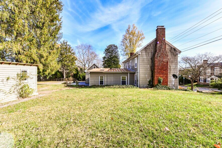 More Photos Of 173 Main St, Stanardsville Flex For Sale