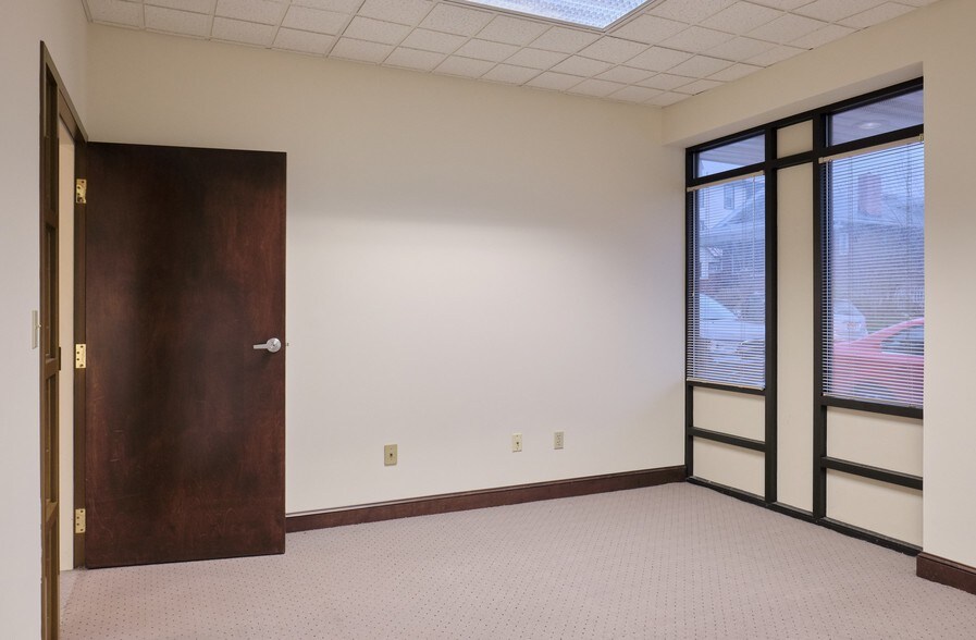More Photos Of 1908 W Allen St, Allentown Office For Lease