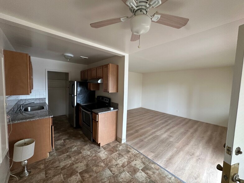 More Photos Of 2550 35th Ave, Oakland Apartments For Sale