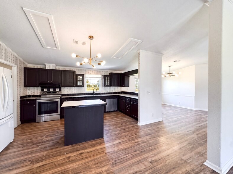More Photos Of 501 County Road 248, Georgetown Flex For Lease
