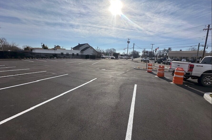 More Photos Of 320 Merrick Rd, Amityville Freestanding For Sale