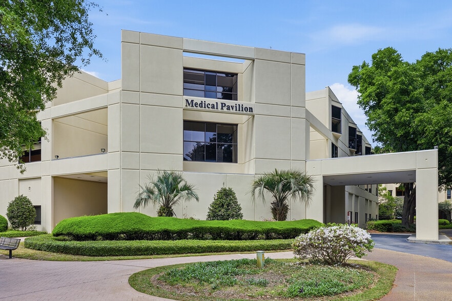 More Photos Of 25 Hospital Center Blvd, Hilton Head Medical For Lease
