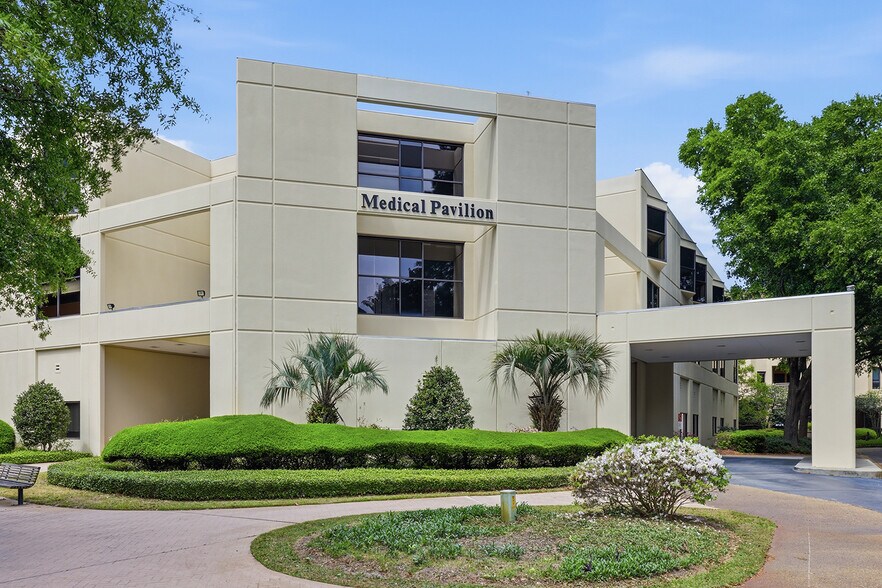 More Photos Of 25 Hospital Center Blvd, Hilton Head Medical For Lease