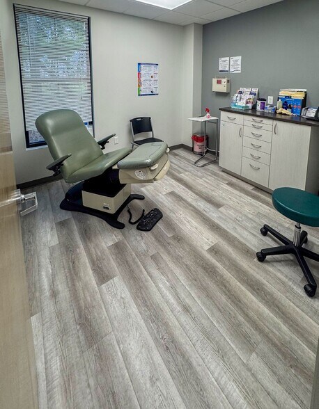 More Photos Of 8500 75th St, Pleasant Prairie Medical For Lease