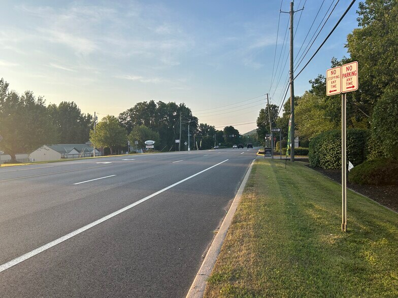 More Photos Of 158 Route 22, Pawling Unknown For Lease