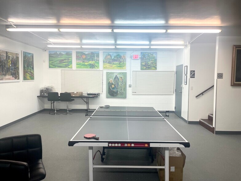 More Photos Of 8212-8214 San Fernando Rd, Sun Valley Light Distribution For Sale