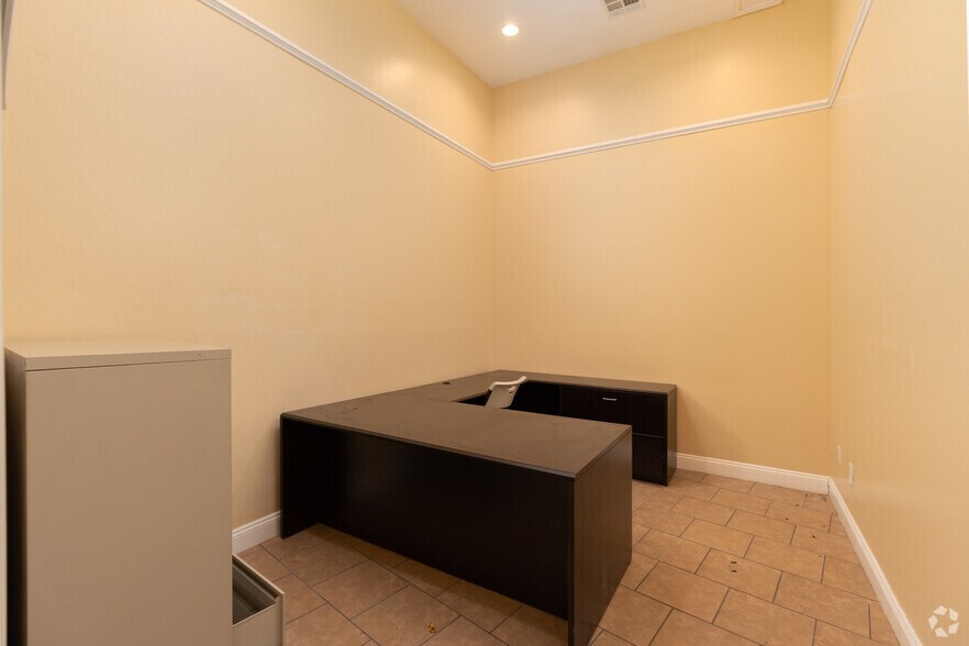 More Photos Of 2935 Oswell St, Bakersfield Medical For Lease