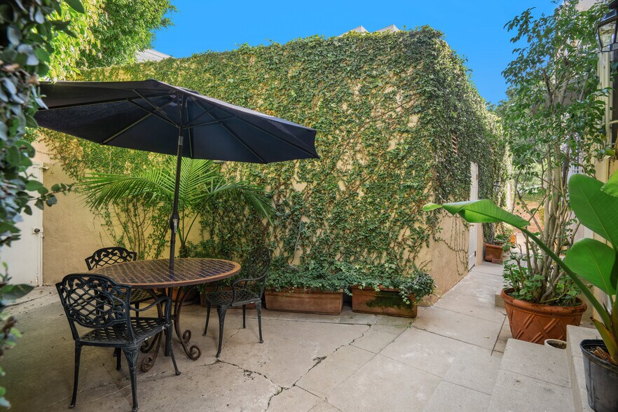 More Photos Of 208 El Camino Dr, Beverly Hills Apartments For Sale