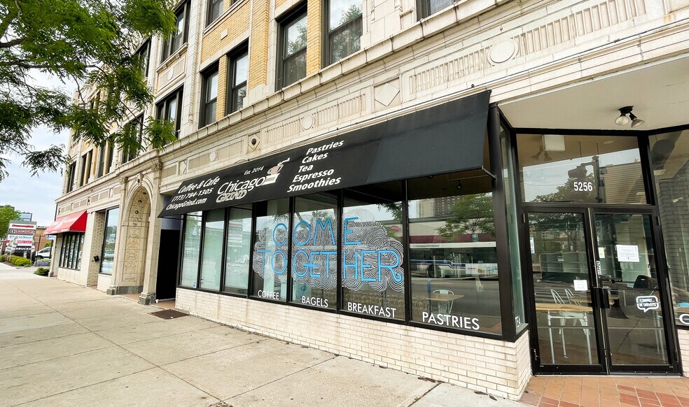More Photos Of 5250 N Broadway St, Chicago Storefront For Sale