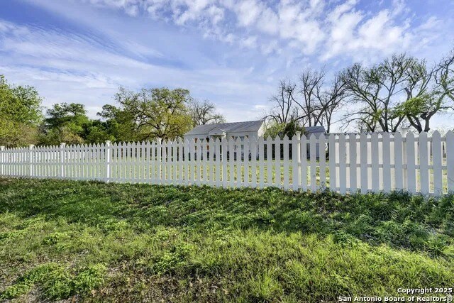 More Photos Of 105 NW River Rd, Martindale Specialty For Sale