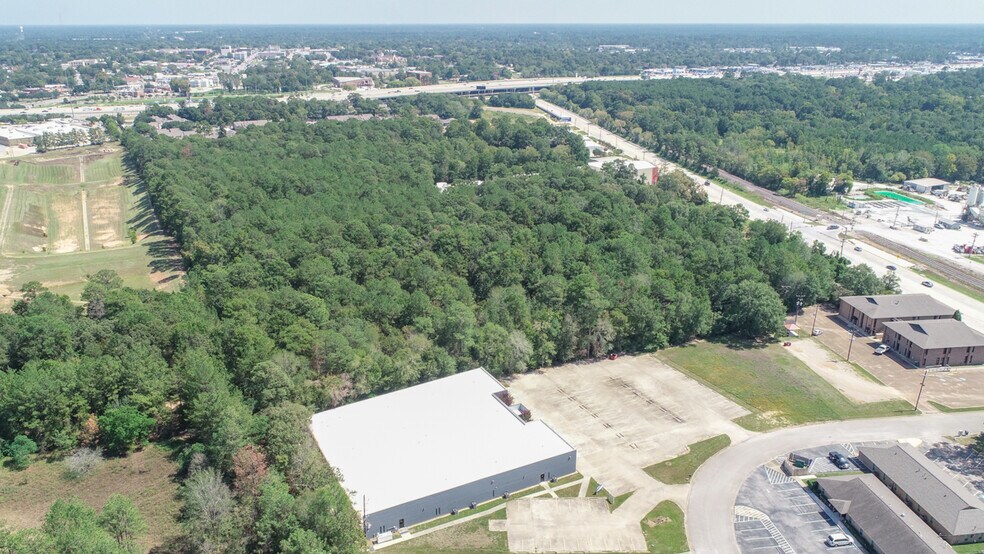 More Photos Of 108 Commercial Cir, Conroe Office Residential For Lease