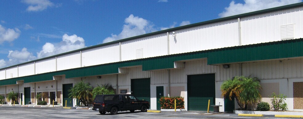 More Photos Of 5422-5432 W Crenshaw St, Tampa Unknown For Lease