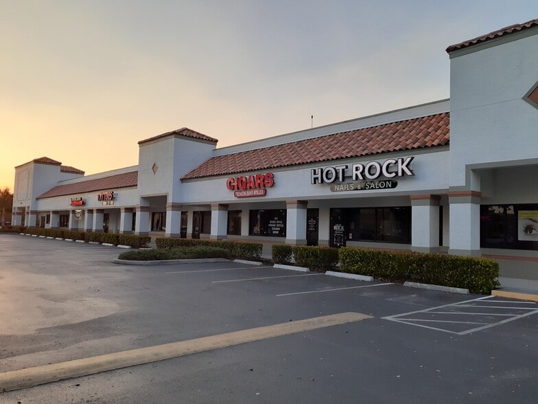 More Photos Of 12575 S Cleveland Ave, Fort Myers Storefront For Lease