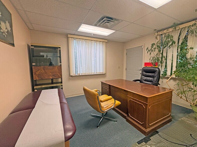 More Photos Of 161-163 Rochester Hill Rd, Rochester Office For Sale