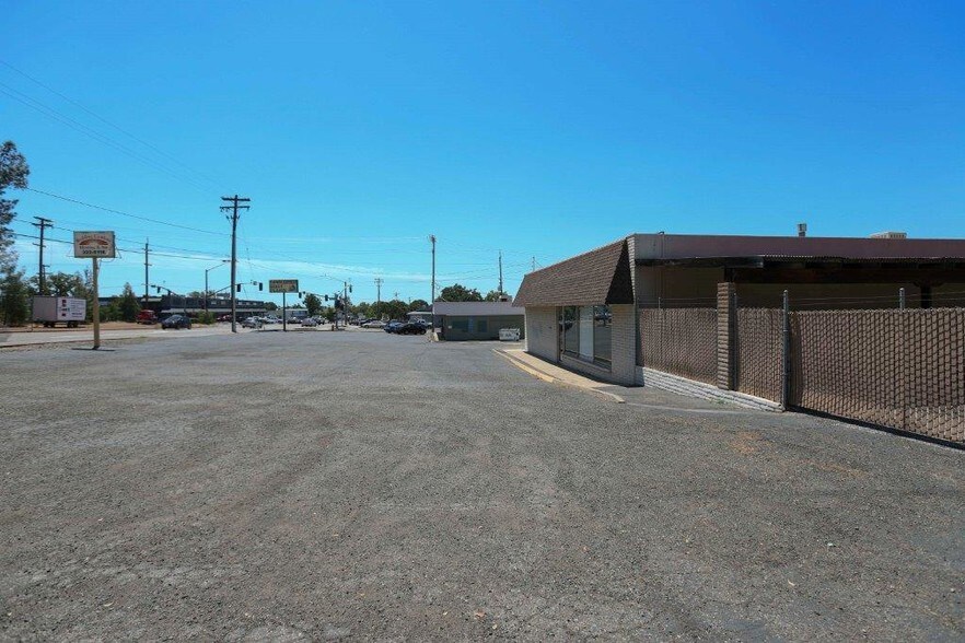 More Photos Of 2478 Victor Ave, Redding Light Manufacturing For Lease