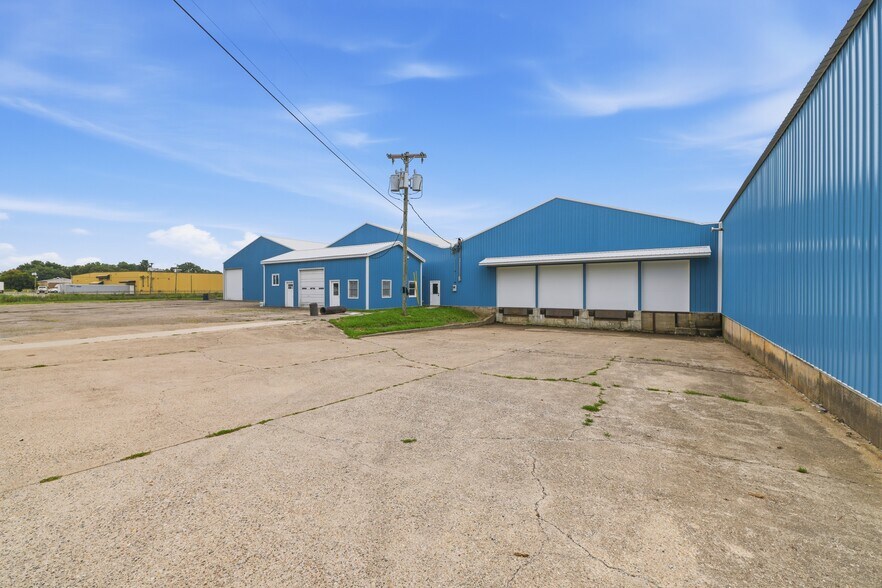 More Photos Of 1819 Elmore St, Crawfordsville Warehouse For Lease