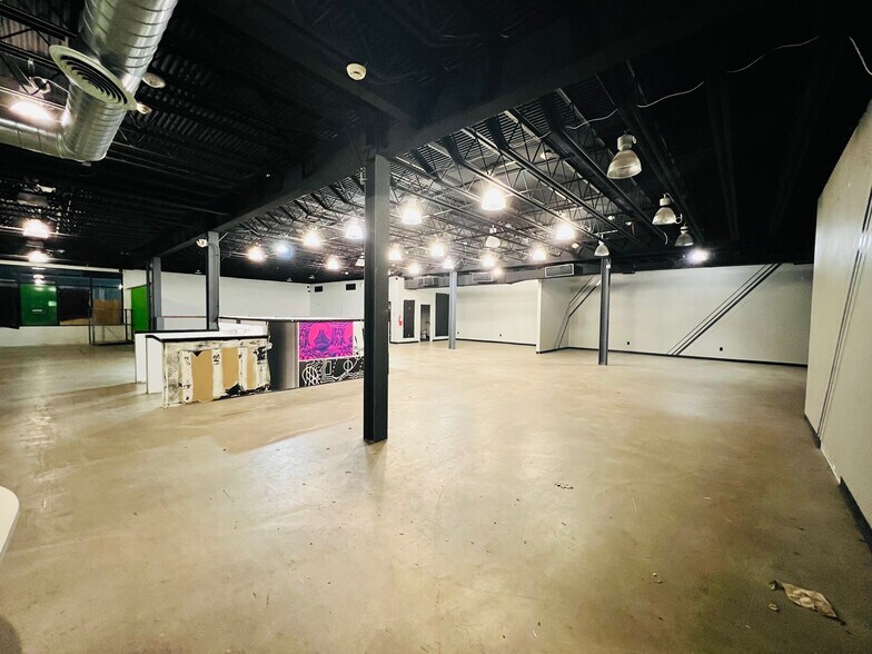 More Photos Of 183 S Broadway, Hicksville Office For Lease