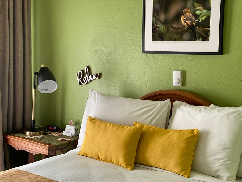 More Photos Of 940 Oregon Ave SE, Bandon Hotel For Sale