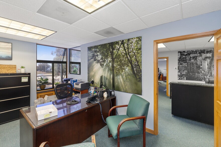 More Photos Of 4550 kearny villa Rd, San Diego Office For Sale