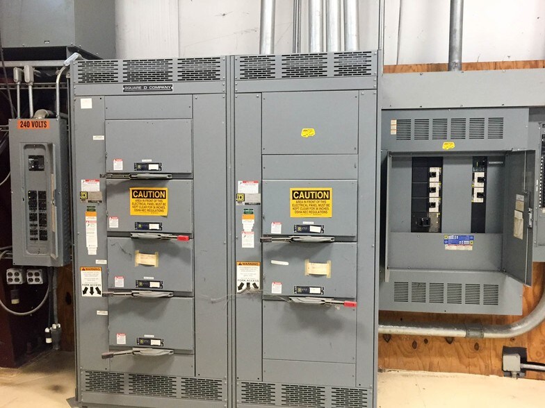 More Photos Of 2 Flint Mine Rd, Coxsackie Manufacturing For Sale