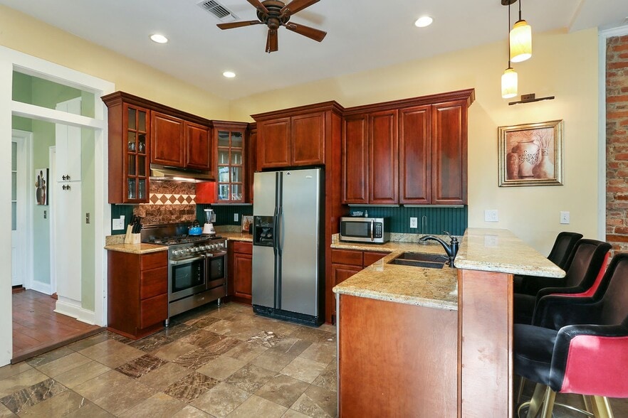 More Photos Of 1030 Burgundy St, New Orleans Apartments For Sale