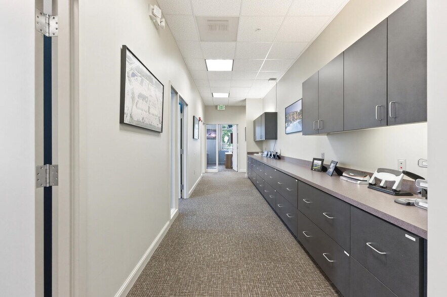 More Photos Of 9420 Bonita Beach Rd, Bonita Springs Office For Lease