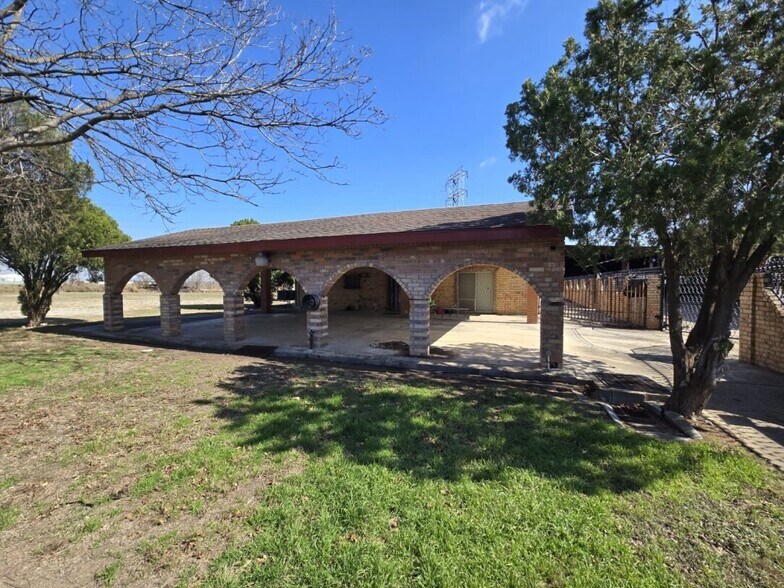 More Photos Of 8210 New Laredo Hwy, San Antonio Industrial For Sale