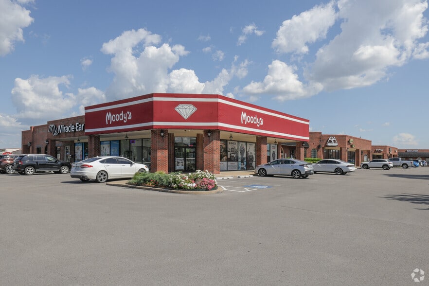 More Photos Of 697-845 N Aspen Ave, Broken Arrow Unknown For Lease