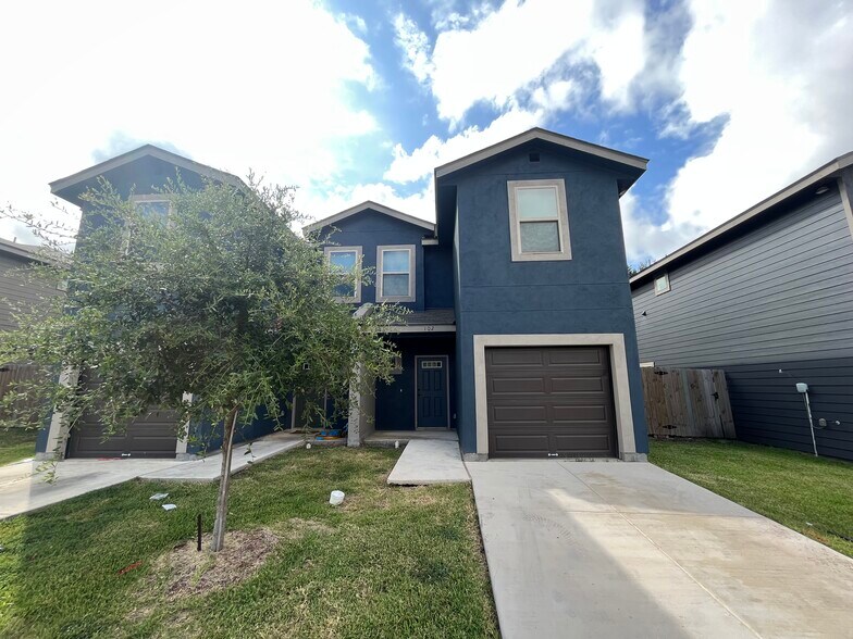 Primary Photo Of 6866 Lakeview Dr, San Antonio Multifamily For Sale