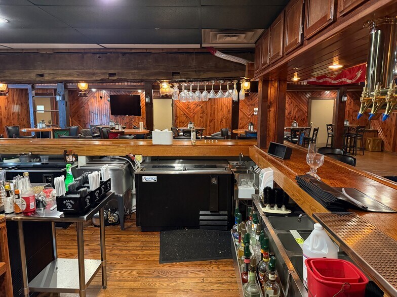 More Photos Of 42087 State Route 154, Lisbon Restaurant For Lease
