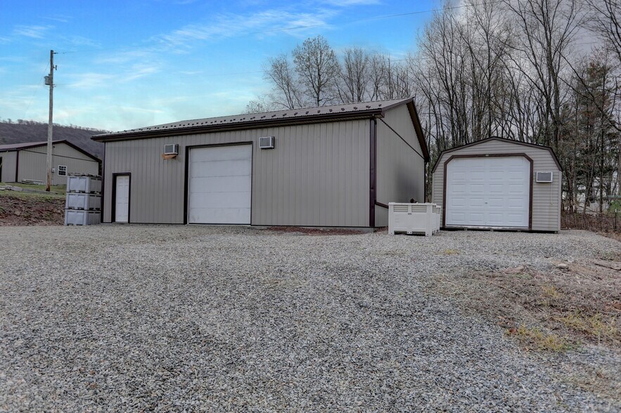 More Photos Of 596 Harman Rd, Halifax Winery Vineyard For Sale