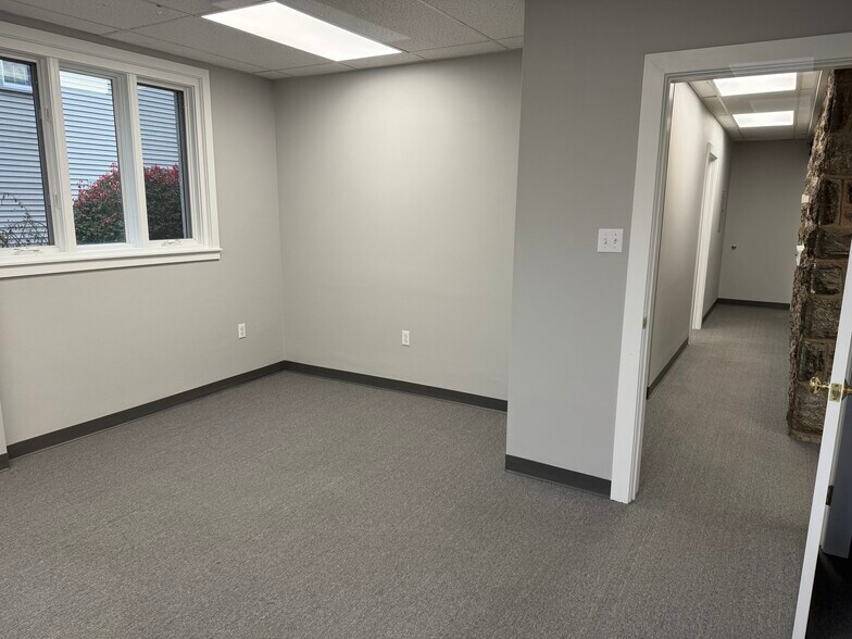 More Photos Of 7916 Queen St, Wyndmoor Office For Lease