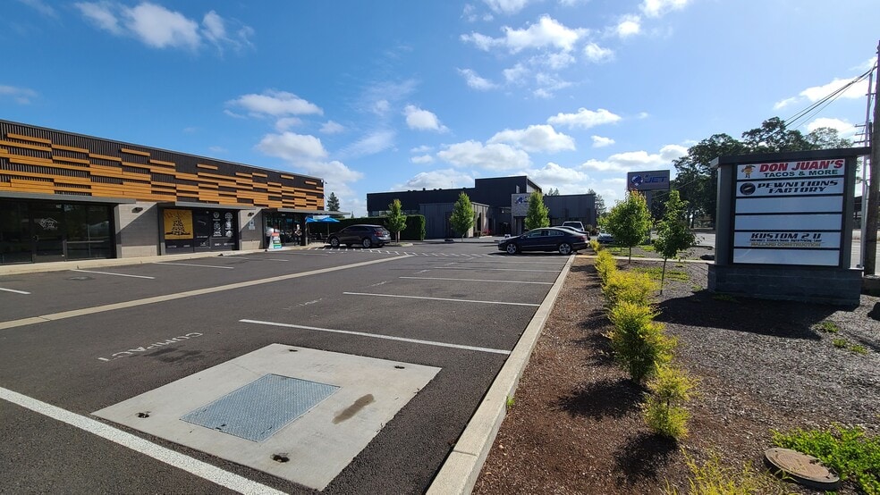 More Photos Of 1805 Silverton Rd NE, Salem Freestanding For Lease