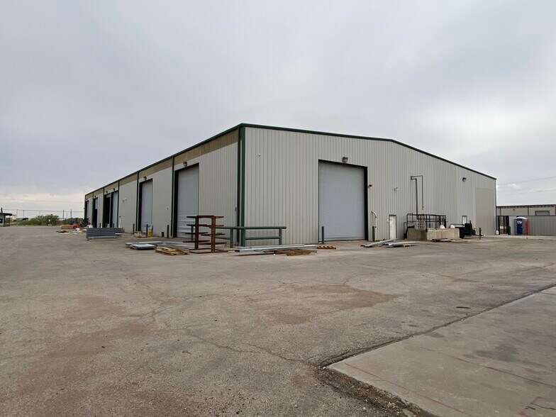 More Photos Of 4320 Johnson Rd, Odessa Warehouse For Sale