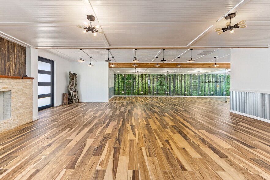 More Photos Of 2200 La Osa st, Tucson Light Distribution For Lease