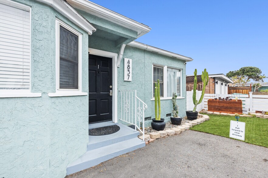 More Photos Of 4837 Castle Ave, San Diego Apartments For Sale