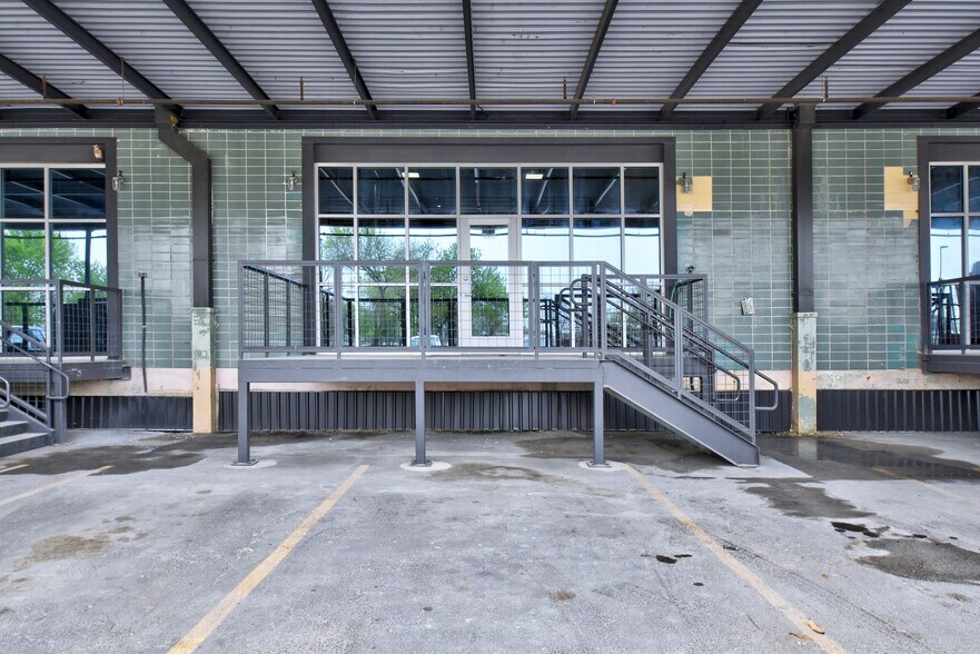 More Photos Of 215 Coca Cola Pl, San Antonio Apartments For Lease