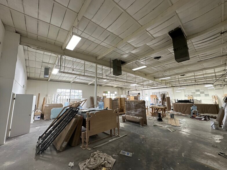 More Photos Of 1500 W 130th St, Gardena Manufacturing For Lease