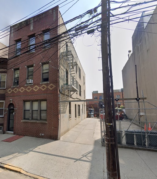 Primary Photo Of 3425 9th St, Astoria Apartments For Sale