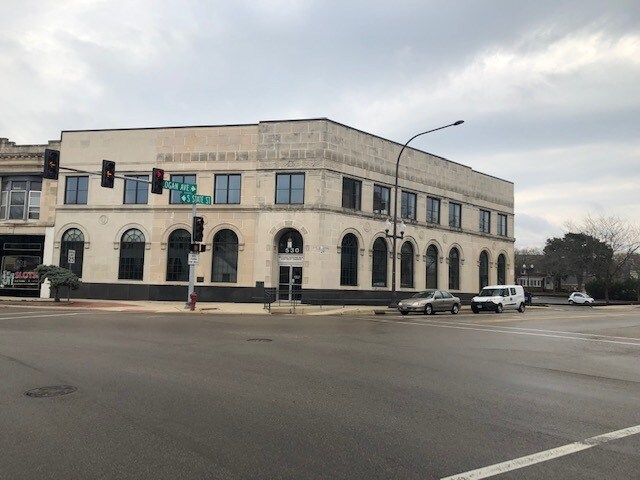 More Photos Of 530 S State St, Belvidere Office For Lease