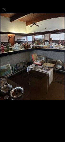 More Photos Of 600 6th Ave, Ford City Office For Sale