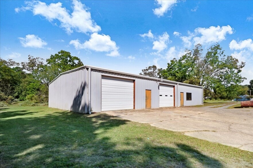 More Photos Of 101 Dunn St, Four Oaks Freestanding For Sale