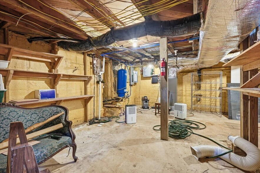 More Photos Of 2592 US-6, Hawley General Retail For Sale