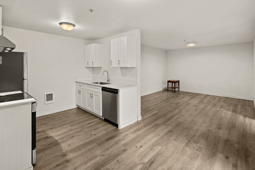 More Photos Of 215 Turner Ave, Shelton Apartments For Sale