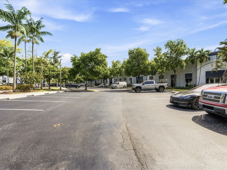 More Photos Of 15481 SW 12th St, Sunrise Flex For Sale