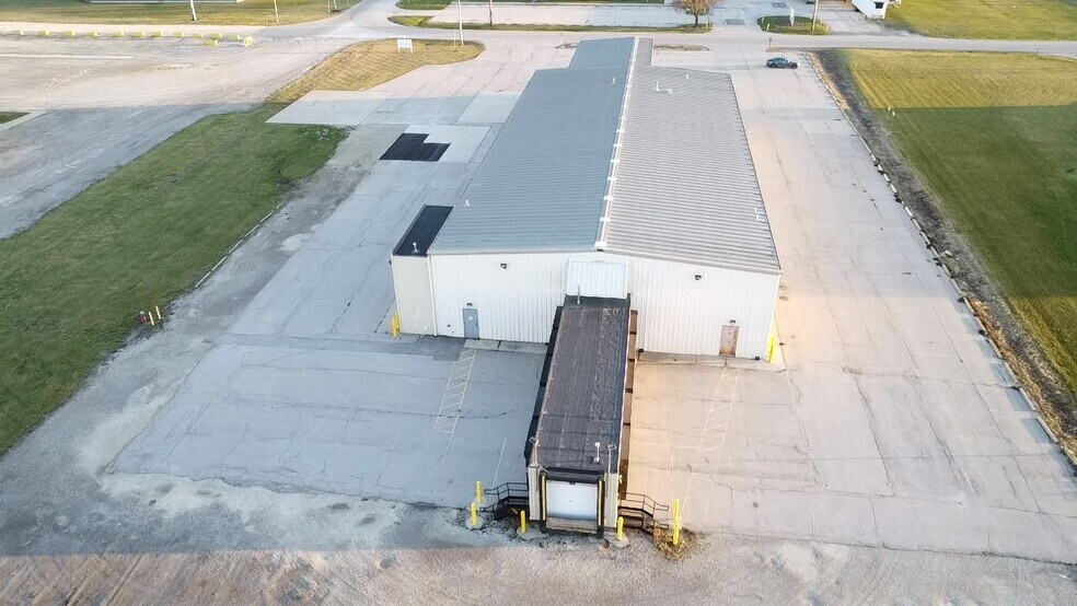 More Photos Of 1851 Industrial Dr, Celina Distribution For Lease
