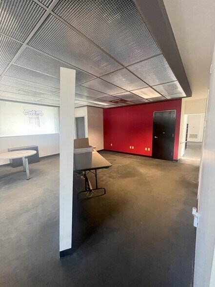 More Photos Of 2345 Bernville Rd, Reading Office For Lease