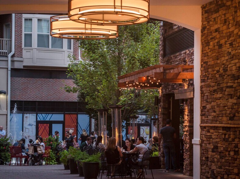 More Photos Of 515 West Ave, Norwalk Unknown For Lease