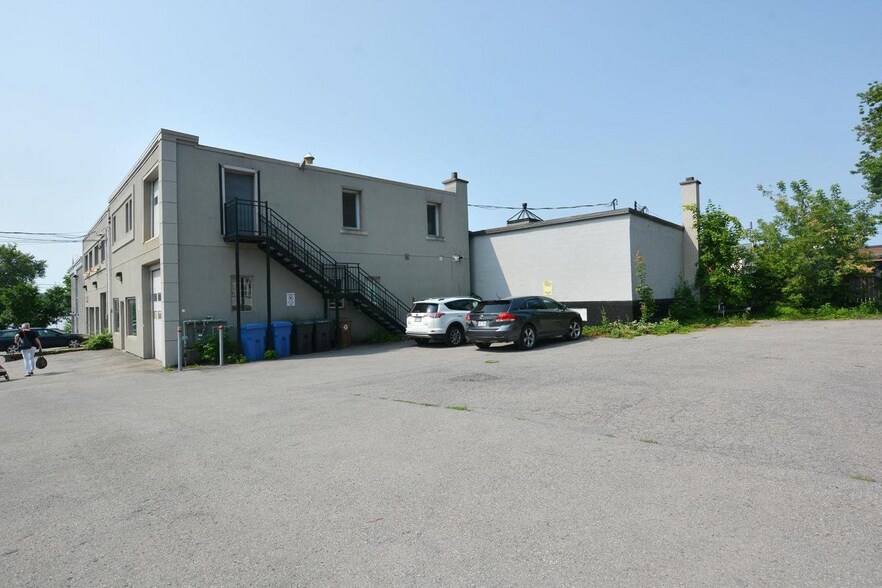 More Photos Of 37 Rue Sainte-Anne, Ste-Anne-de-Bellevue Storefront Retail Residential For Sale